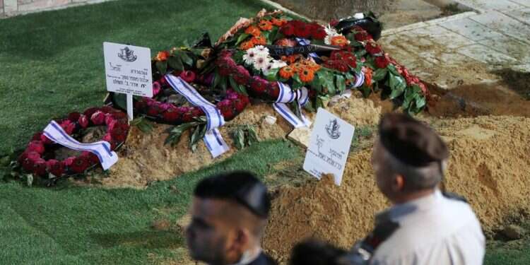 קברו של רס צילום: EPA