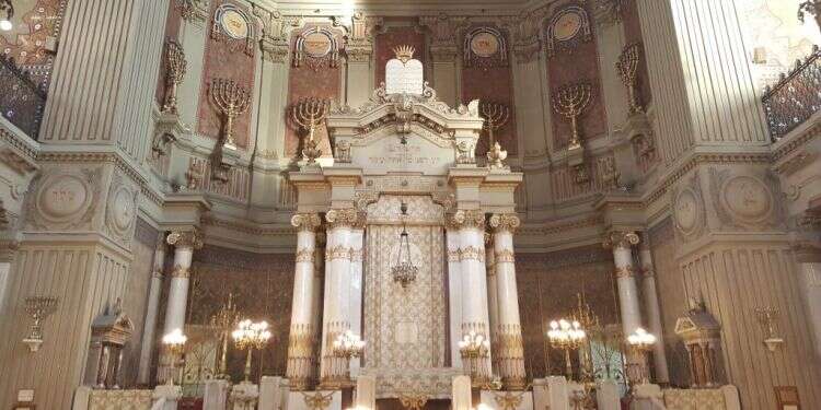 בבית הכנסת של המהר צילום: הרב אליהו בירנבוים