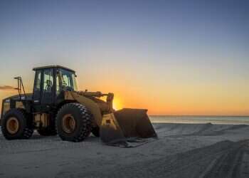 בעזרת אילו כלים הנדסיים בונים תשתיות בישראל?