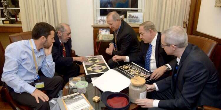 ראשי מיזם הסינון בפגישה עם רה צילום: לע"מ