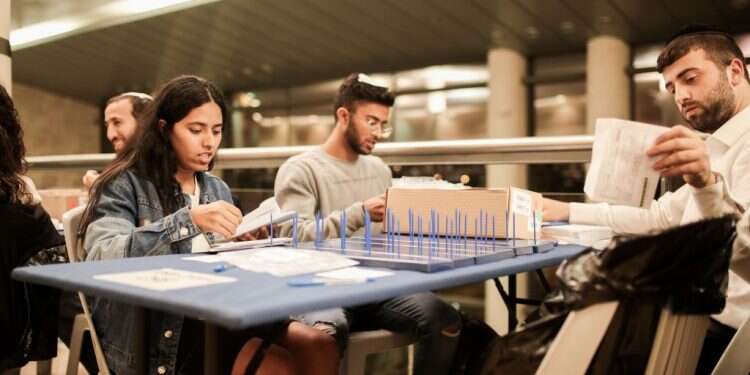 ספירת הקולות בכנסת. צילום: אורן בן חקון צילום: אורן בן חקון