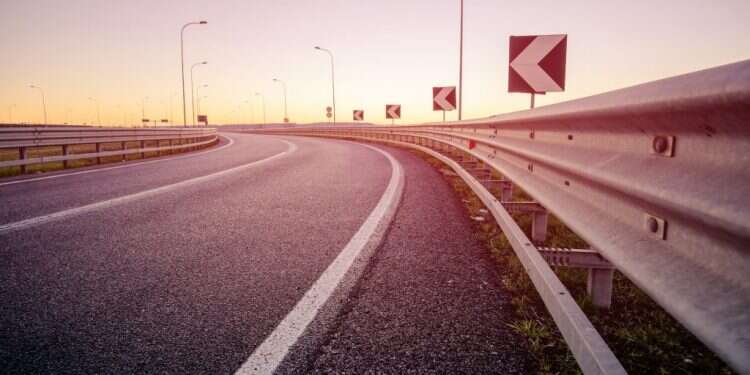 מעקה בטיחות. צילום אילוסטרציה: שאטרסטוק צילום אילוסטרציה: שאטרסטוק