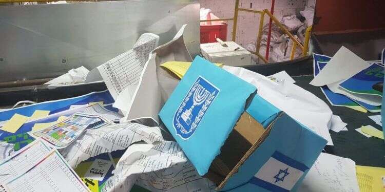 השימוש בנייר בבחירות 2019: פחות בתעמולה, יותר בקלפיות