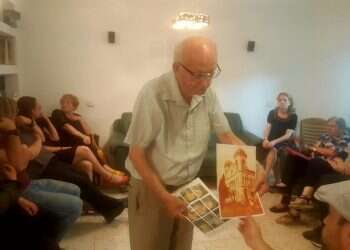 "היום ילדים נבונים וחשופים לדברים. אז לא היה מקום לשאלות"