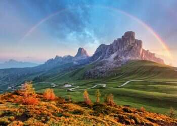 טיול ברכב שכור בדולומיטים של צפון איטליה