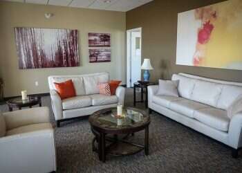 שווה להשקיע: ניקוי ספות בנתניה