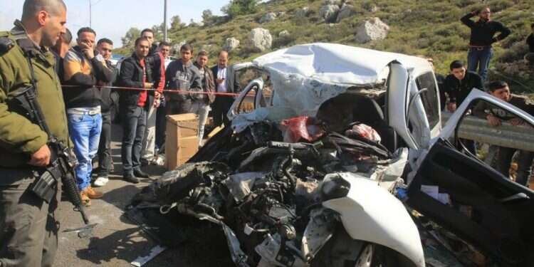 תאונת דרכים בכביש 60. צילום: מירי צחי צילום: מירי צחי