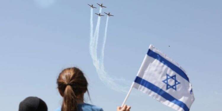מטס יום העצמאות. צילום: מרים צחי צילום: מרים צחי