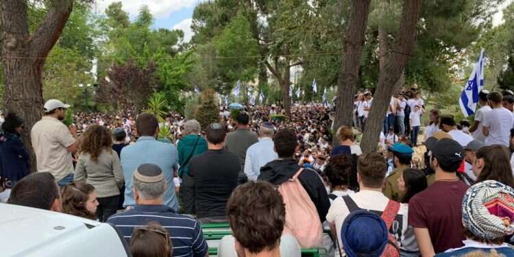 טקס יום הזיכרון בבית העלמין בבת ים. צילום: קובי ריכטר/TPS צילום: קובי ריכטר/TPS