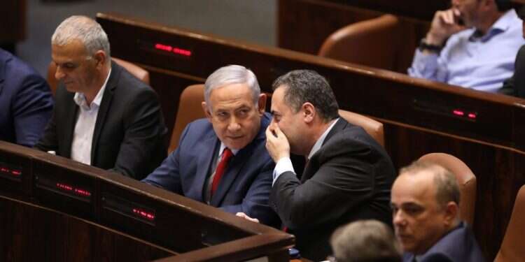 נתניהו ושרי הליכוד. צילום: EPA צילום: EPA