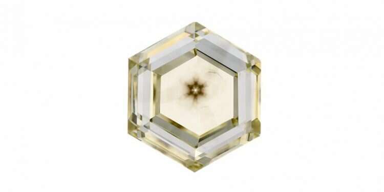 מגן דוד טבעי. היהלום הנדיר "אין לו מחיר": נמצא יהלום עם מגן דוד טבעי