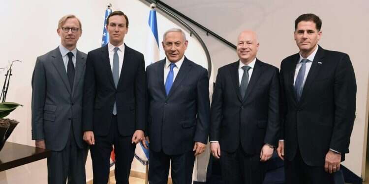 נתניהו והשליחים האמריקנים, ביום חמישי. צילום: מתי סטרן, שגרירות ארה צילום: מתי סטרן, שגרירות ארה"ב בירושלים
