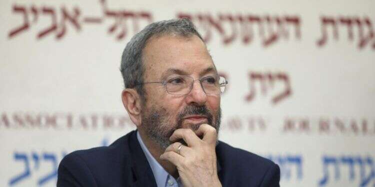 אהוד ברק בהכרזה על שובו לפוליטיקה. צילום: גדעון מרקוביץ צילום: גדעון מרקוביץ