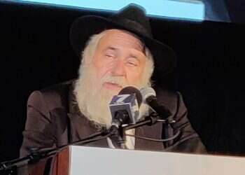 רב בית הכנסת חב"ד בפוואי: "הפיגוע היה נגד העולם היהודי כולו"