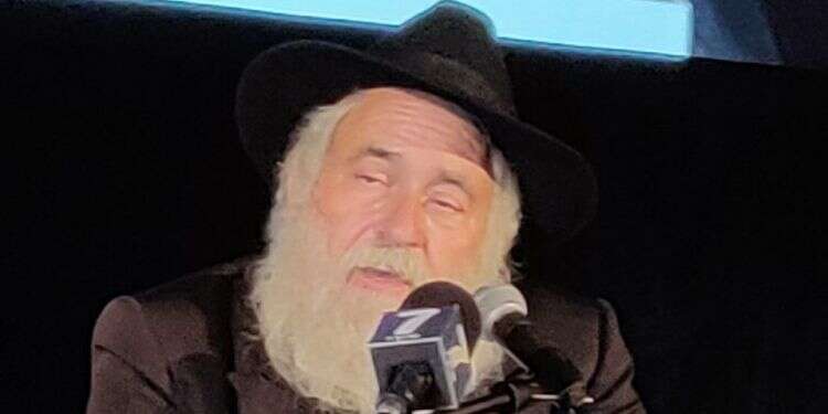 הרב גולדשטיין בכנס  רב בית הכנסת חב"ד בפוואי: "הפיגוע היה נגד העולם היהודי כולו"