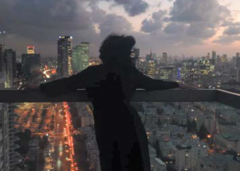 זה הקול: אפרת בן-צור מעלה במאזין אסוציאציות שמיימיות