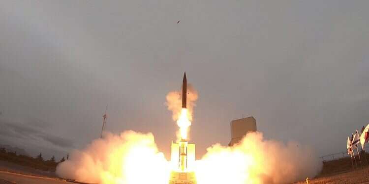 שיגור טיל החץ באלסקה.  צילום: אגף דוברות והסברה במשרד הביטחון