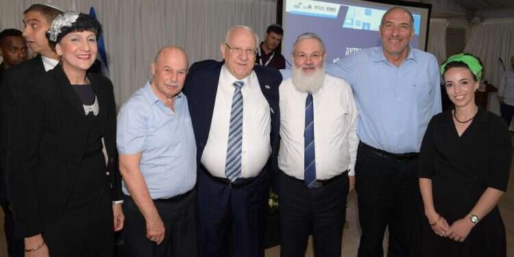 הבית היהודי אצל הנשיא. צילום: עמוס בן גרשום הימין תקוע: אין הסכמות על הרשימה המאוחדת ועל היו"ר