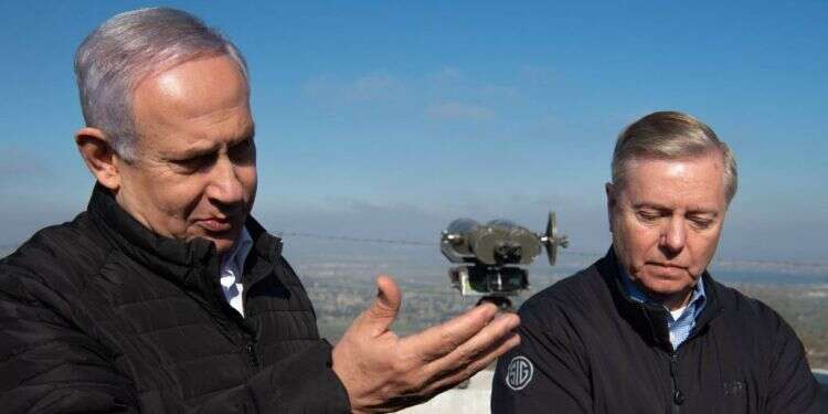 גרהאם ונתניהו בביקור ברמת הגולן. צילום: גיל אליהו, ג'יני צילום: גיל אליהו, ג'יני