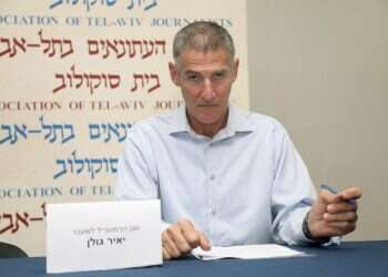 צילום: גדעון מרקוביץ הוא חוזר: אהוד ברק בא לגנוב את ההצגה