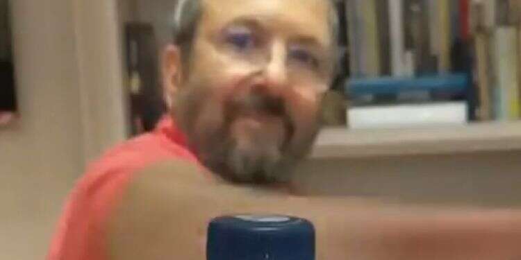 צילום מסך מעמוד הפייסבוק של אהוד ברק צילום מסך מעמוד הפייסבוק של אהוד ברק