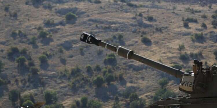 כוחות ישראלים בגבול הצפון. צילום: EPA צילום: EPA