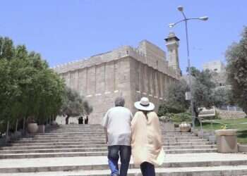 מתוך הסרט "גשר על מים סוערים". צילום: יורם מילוא