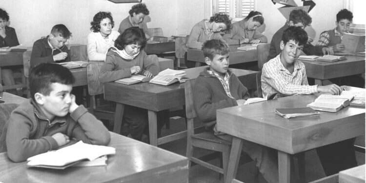 צילום: לע אמ;לק: חוזרים לספסל הלימודים