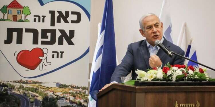 בנימין נתניהו בביקור באפרת, השבוע. צילום: גרשון אלינסון, פלאש 90 צילום: גרשון אלינסון, פלאש 90