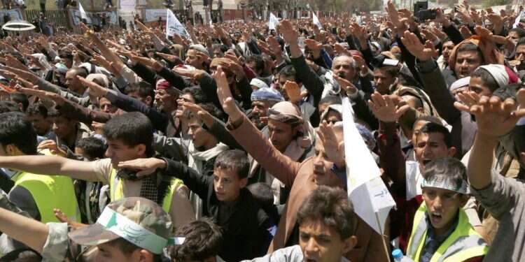 חות'ים בצנעא, בשבוע שעבר. צילום: גטי אימג'ס צילום: גטי אימג'ס