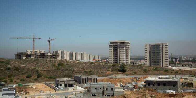 בנייה בשדרות. צילום: אריק סולטן צילום: אריק סולטן