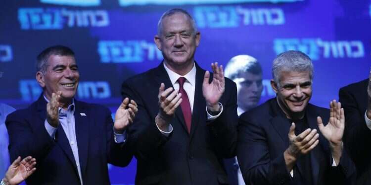 ראשי כחול־לבן במוצאי יום הבחירות. צילום: EPA
צילום: EPA