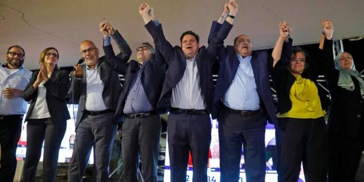 בכירי הרשימה המשותפת לאחר פרסום תוצאות המדגמים. צילום: AFP צילום: AFP