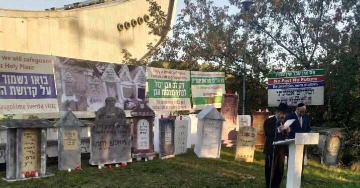 הטקס בבית העלמין. צילום: ריקי רט צילום: ריקי רט