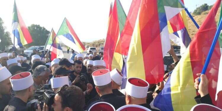 מחאת אנשי הדת הדרוזים, בשבוע שעבר השב"כ והמשטרה מנעו מאנשי דת דרוזים לבקר בקברי קדושי העדה בסוריה