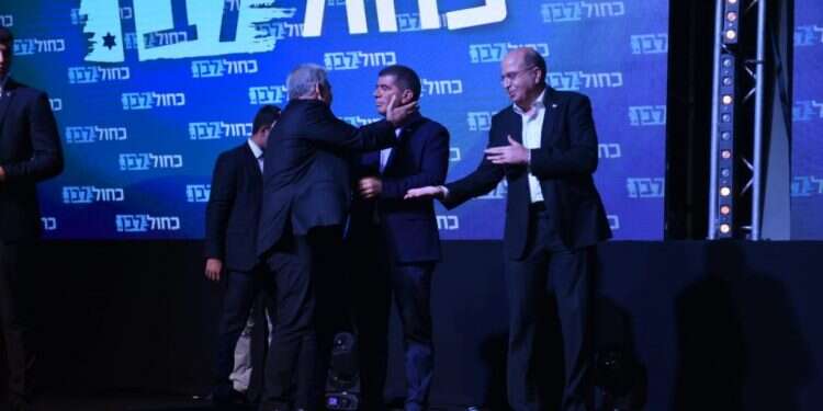 ראשי כחול לבן לאחר פרסום תוצאות המדגם. צילום: קובי ריכטר/TPS צילום: קובי ריכטר/TPS