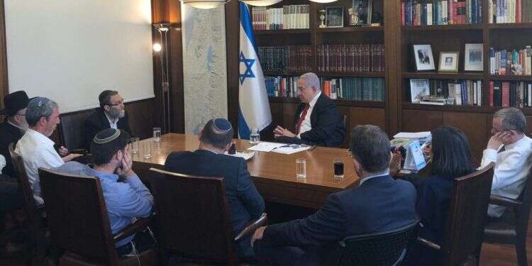 נתניהו בישיבה עם ראשי סיעות הימין נתניהו הוא מנהיג דגול – אבל הוא חייב לעשות חשבון נפש