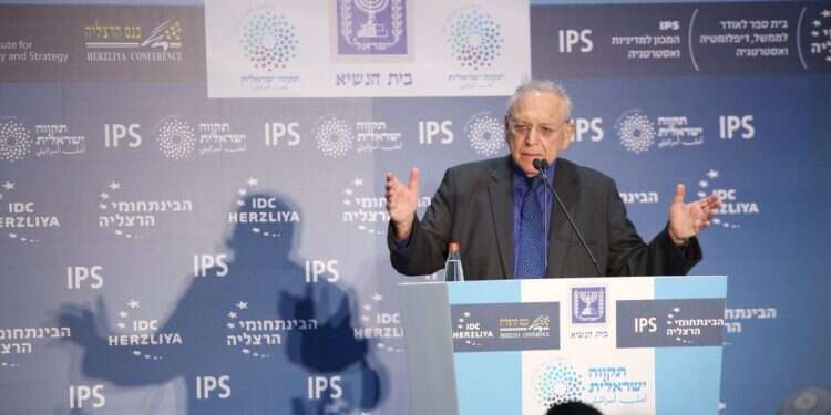 פרופ אוריאל רייכמן. צילום: מירי צחי נשיא המרכז הבינתחומי: מרבני המכינות יצא רוצחו של רבין