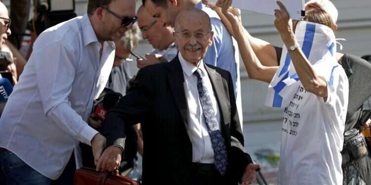 פרקליטו של נתניהו, עו צילום: EPA