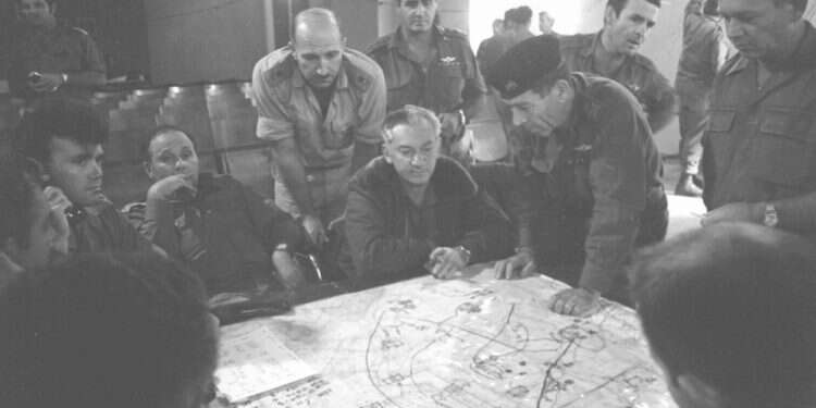 מפקדים בכירים בחמ צילום: מיקי אסטל. באדיבות ארכיון צה״ל במשרד הביטחון