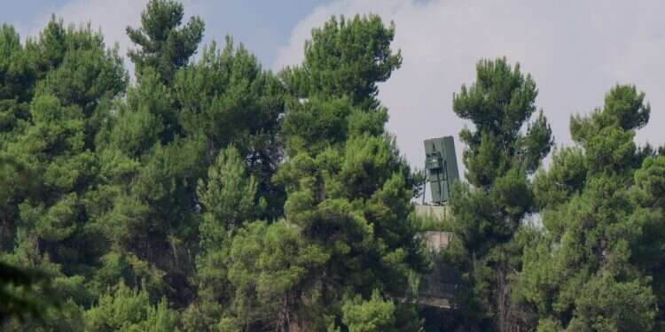 תושבים בצפון הגרים בסמיכות ל'כיפת ברזל': "לקחו אותנו כבני ערובה"