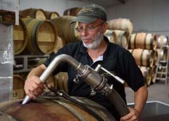 התרסה, אדישות וחשש: בעלי יקבים מגיבים לסימון מוצרי ההתיישבות באירופה