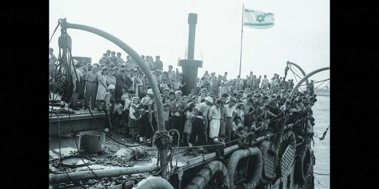 האונייה אקסודוס. צילום: הנס פין, לע צילום: הנס פין, לע"מ