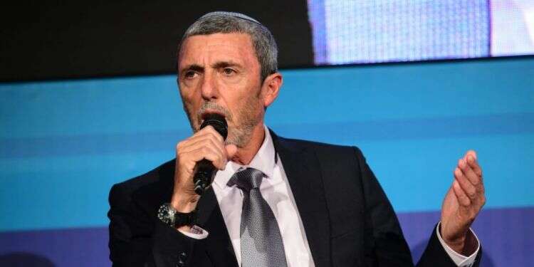 השר סמוטריץ': "קורא לאילת שקד לחזור הביתה"