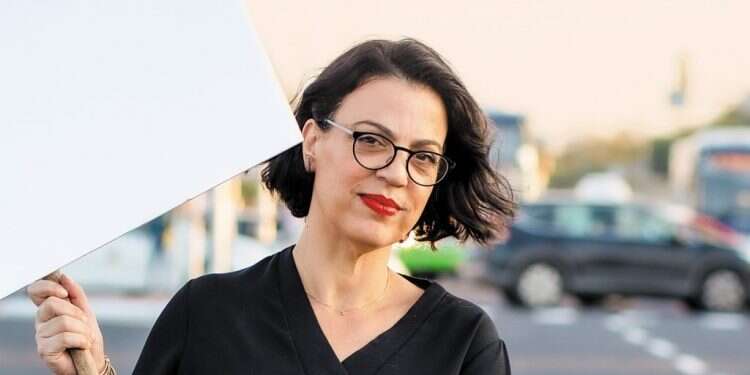 גלית דיסטל- אטבריאן. צילום: אריק סולטן הצעת חוק: פייסבוק תישא באחריות משפטית לתוכן הגולשים