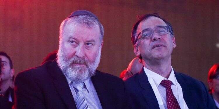 שי ניצן ואביחי מנדלבליט. צילום: אורן בן חקון הניסיון להדיח את נתניהו הוא סכנה קיומית למדינה