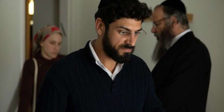 כל חרדי הוא חילוני בתחפושת