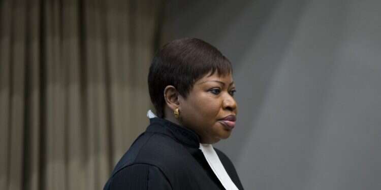 יש בסיס סביר להאמין שבית הדין מוטה לאללה. התובעת הראשית בהאג, פאטו בנסודה. צילום: EPA לוחמה משפטית: כיצד צריכה ישראל לנהל את המאבק בהאג?