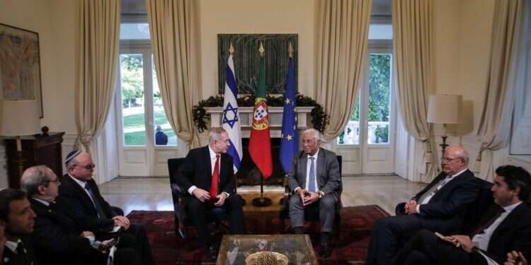 נתניהו בפורטוגל: עדיין אפשר למנוע בחירות