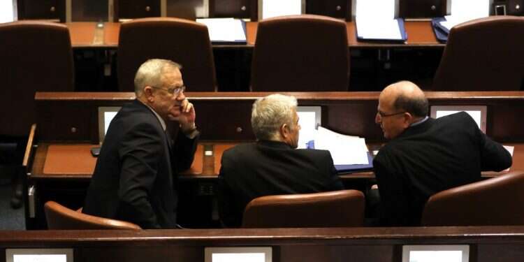 שיר השבוע: חָסֵר גַּלְגַּל